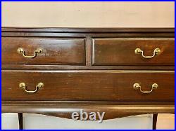 A Rare & Beautiful 100 Year Old Antique mahogany Chest Of Drawers. 1920s