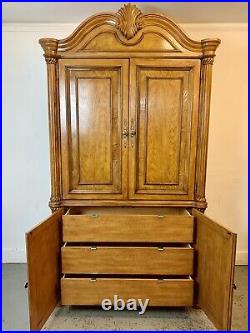 A Rare & Beautiful 20thC Media Cabinet In The American colonial Style By Wynwood