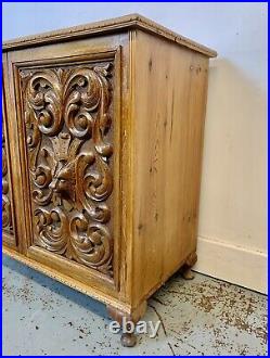 A Rare & Beautiful 20th Century Continental Carved Pine Sideboard