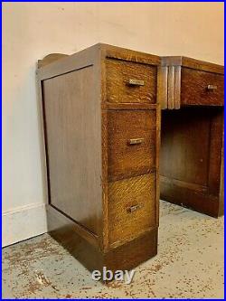A Rare & Beautiful 80 Year Old Post deco Oak Dressing Table. C1940s