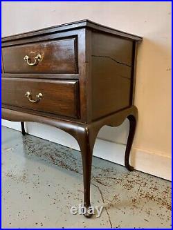 A Rare & Beautiful 90 Year Old Antique mahogany Chest Of Drawers. 1920s