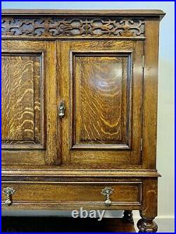 A Rare & Beautiful 90 Year old Antique Oak Buffet Sideboard. C 1930s