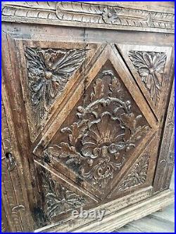 A Rare & Beautiful Georgian Antique Carved Oak Floral Cupboard. C1780