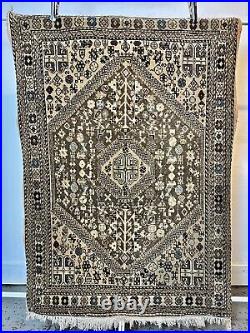 A Rare & Beautiful Traditional Handmade, Hand Knotted Genuine Persian Rug