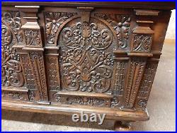Beautiful Huge Rare Antique Continental Walnut Coffer In Very Good Condition