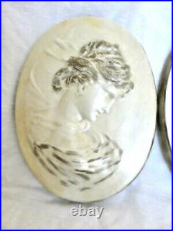 Beautiful Rare Pair of Decorative Oval Cameo White/ Old Gold Plaster Reliefs Wal