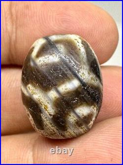 Beautiful unique Tibetan old Agate phum dzi stone Bhutan rare Bead #i