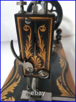 Beautiful unrestored Antique 1887 Singer 13K Sewing Machine Rare model