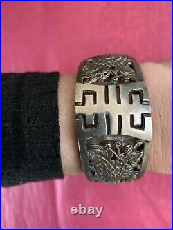 RARE antique CHINESE Silver bracelet Beautiful metalwork Flowers & symbol