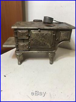 Rare Antique Cast Iron Miniature Stove Salesman Sample Or Toy Beauty Model