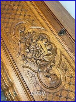 Rare Carved French oak beautiful bureaux / writing desk / Secretaire (LOT 2077)