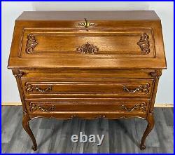 Rare Carved French oak beautiful bureaux / writing desk / Secretaire (LOT 2908)