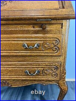 Rare Carved French oak beautiful bureaux / writing desk / Secretaire (LOT 2910)