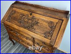 Rare Carved French oak beautiful bureaux / writing desk / Secretaire (LOT 3166)