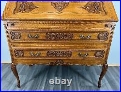 Rare Carved French oak beautiful bureaux / writing desk / Secretaire (LOT 3168)