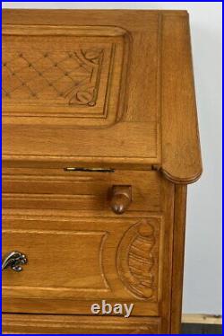 Rare Carved French oak beautiful bureaux / writting desk / Secretaire (LOT 1613)