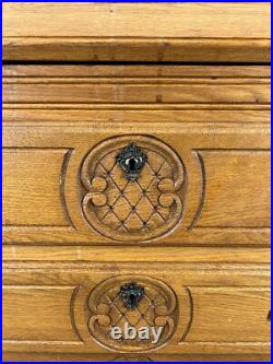 Rare Carved French oak beautiful bureaux / writting desk / Secretaire (LOT 1618)
