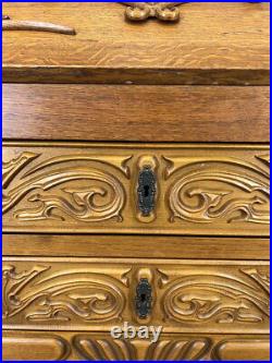 Rare Carved French oak beautiful bureaux / writting desk / Secretaire (LOT 1655)