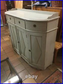 Rare Gustavian painted pine dresser with beautiful curved cupboards and drawers