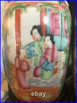 Rare Pair Set Of Beautiful Antique Chinese Porcelain Rose Medallion Lamps