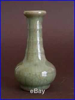 Rare and beautiful Chines Song Dynasty Long Quan Yao Vase
