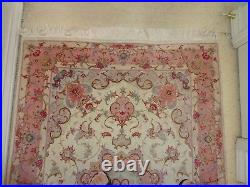 Very Fine hand knotted Carpet Silk and Wool 3' 5 X 5' 3 Beautiful rare Colors